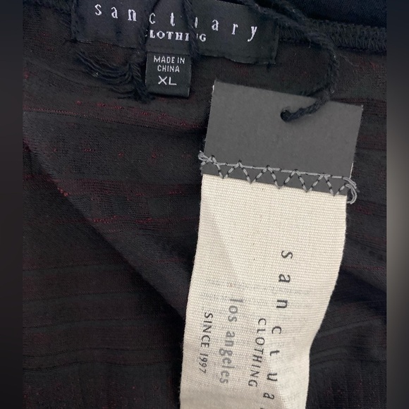 Sanctuary NWT Black & Red Pattern Mini Skirt Size XL - Picture 4 of 8